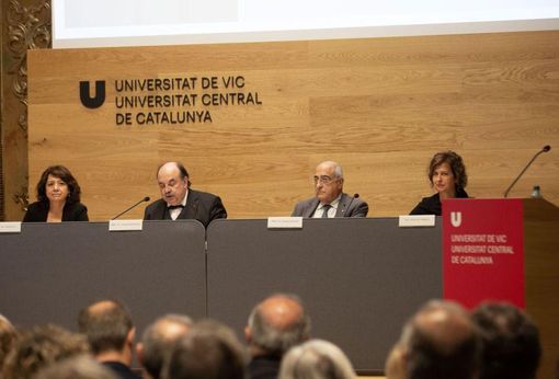 Joaquim Nadal, en la inauguración del curso 2022-2023: "No hay mejor simbolismo que el nuevo Paraninfo de la UVic-UCC, que anuda pasado, presente y futuro"